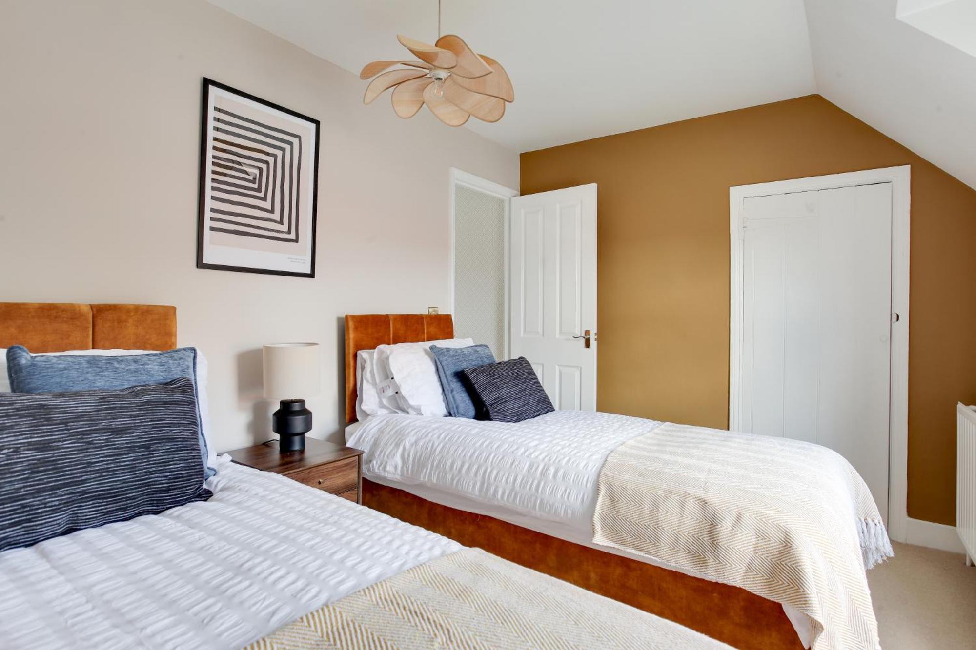 Cosy 3 Bedroom House With Free Parking And Wifi Hythe  Exterior foto